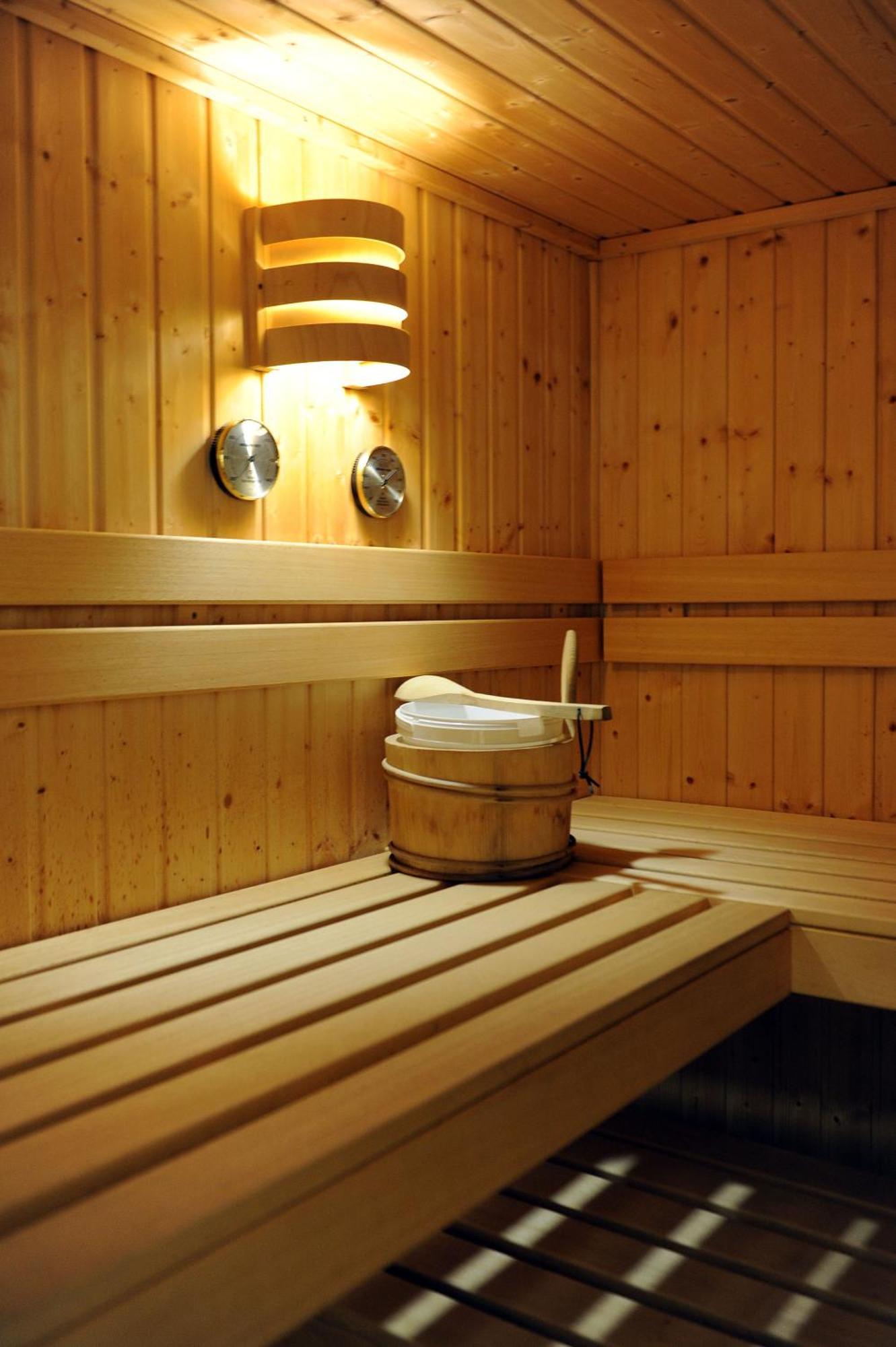 Logis Hotel La Breche De Roland Gèdre Eksteriør billede