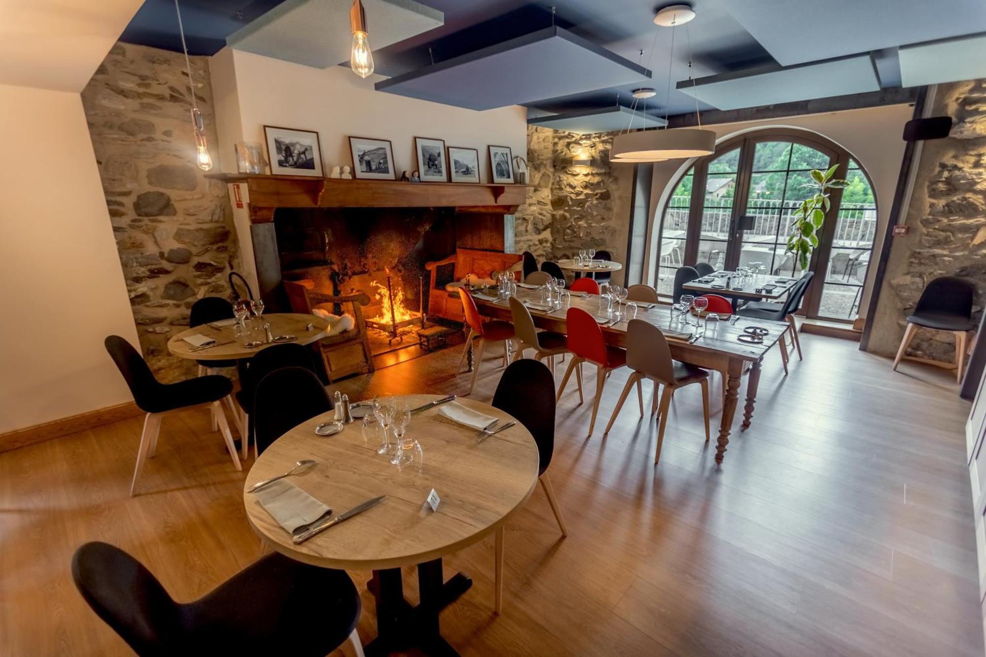 Logis Hotel La Breche De Roland Gèdre Eksteriør billede