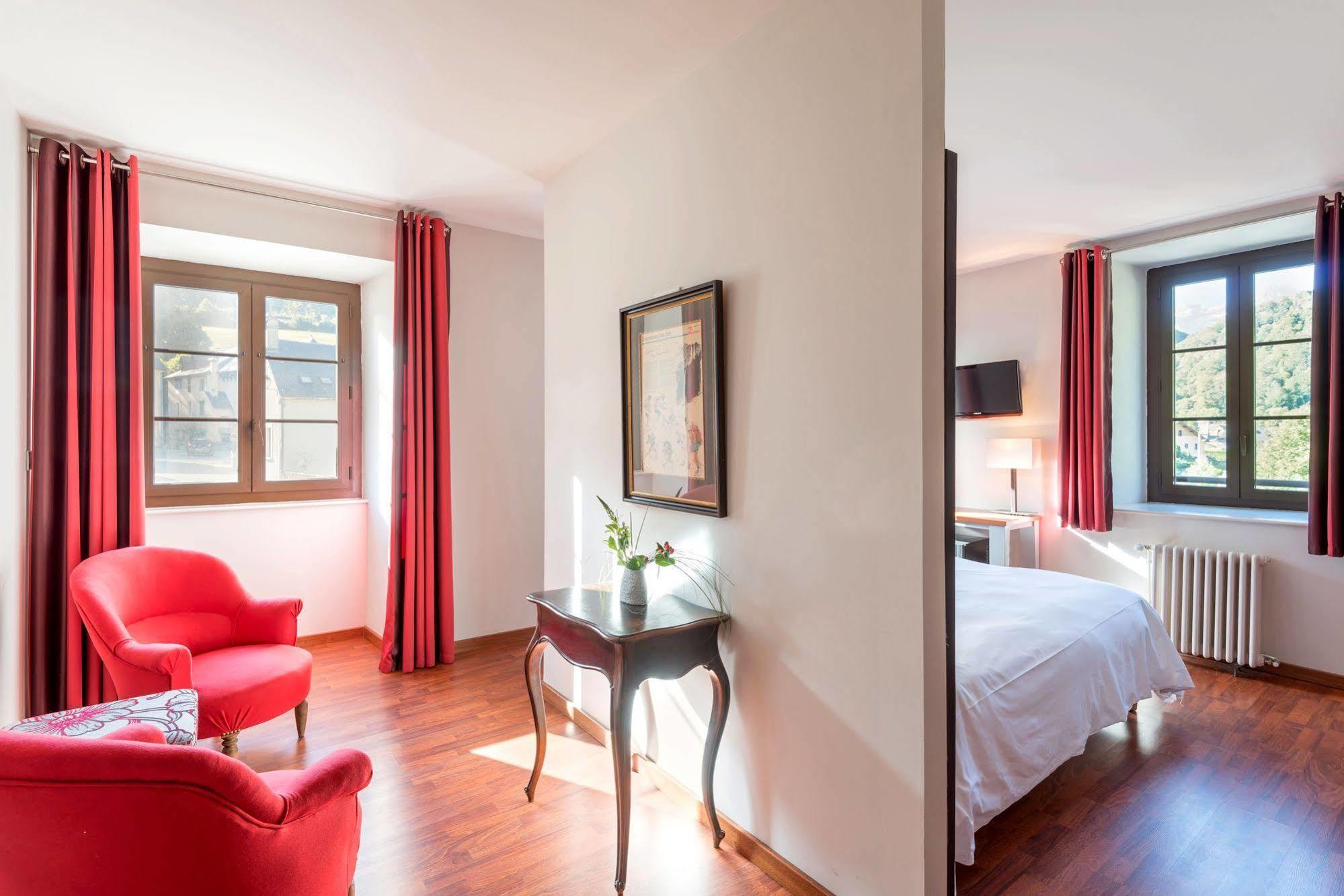 Logis Hotel La Breche De Roland Gèdre Eksteriør billede