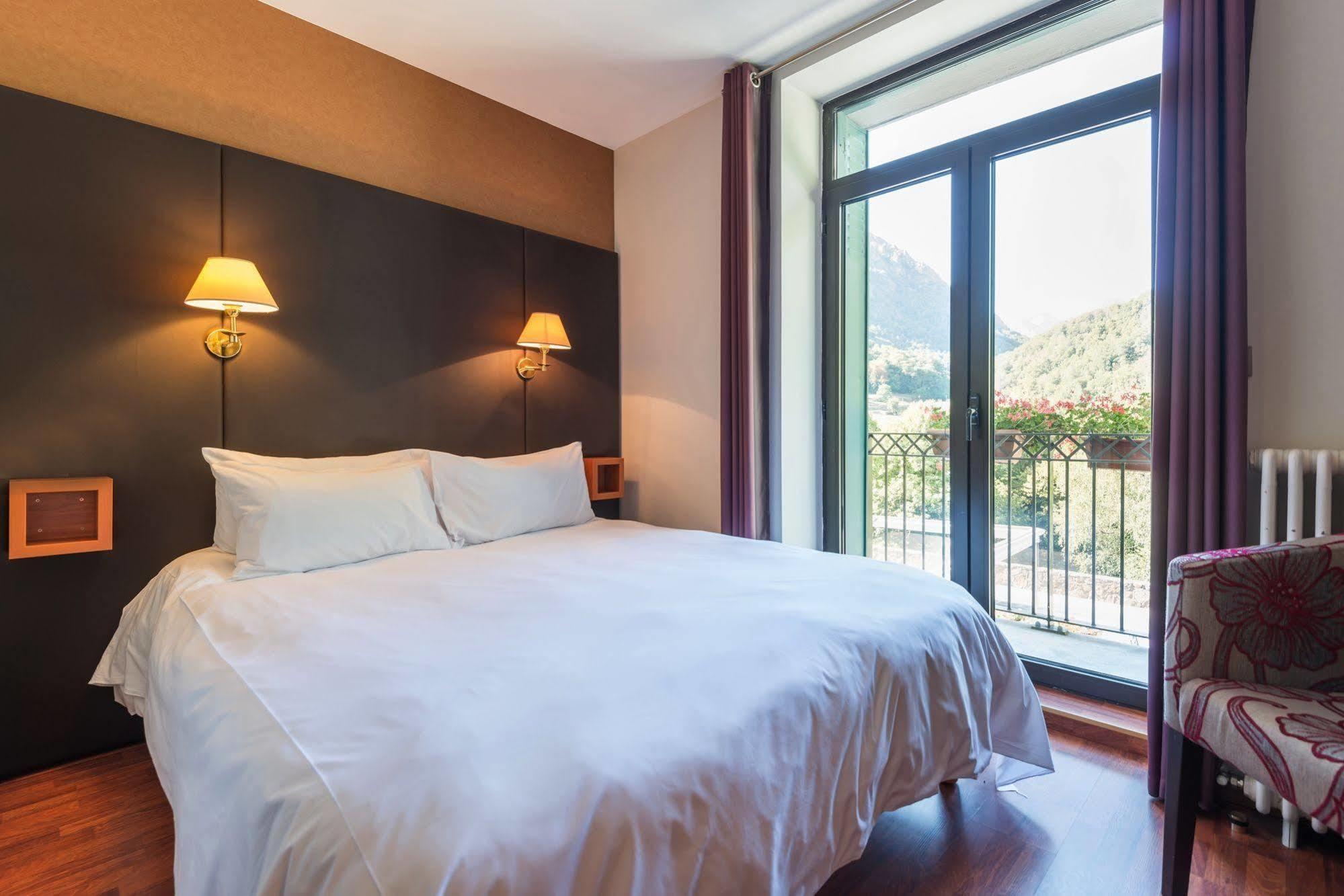 Logis Hotel La Breche De Roland Gèdre Eksteriør billede