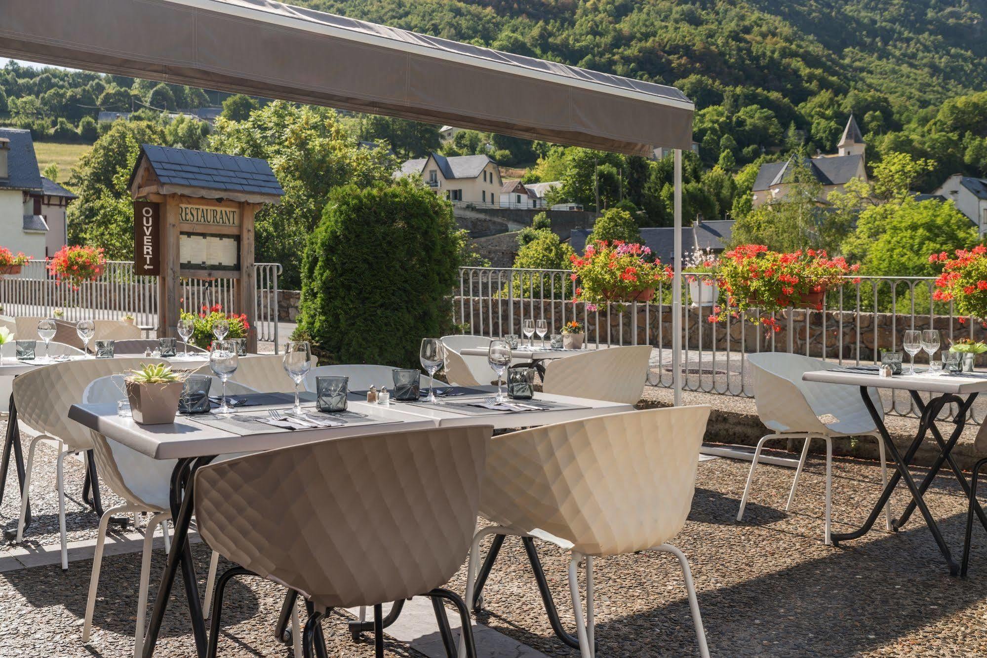 Logis Hotel La Breche De Roland Gèdre Eksteriør billede