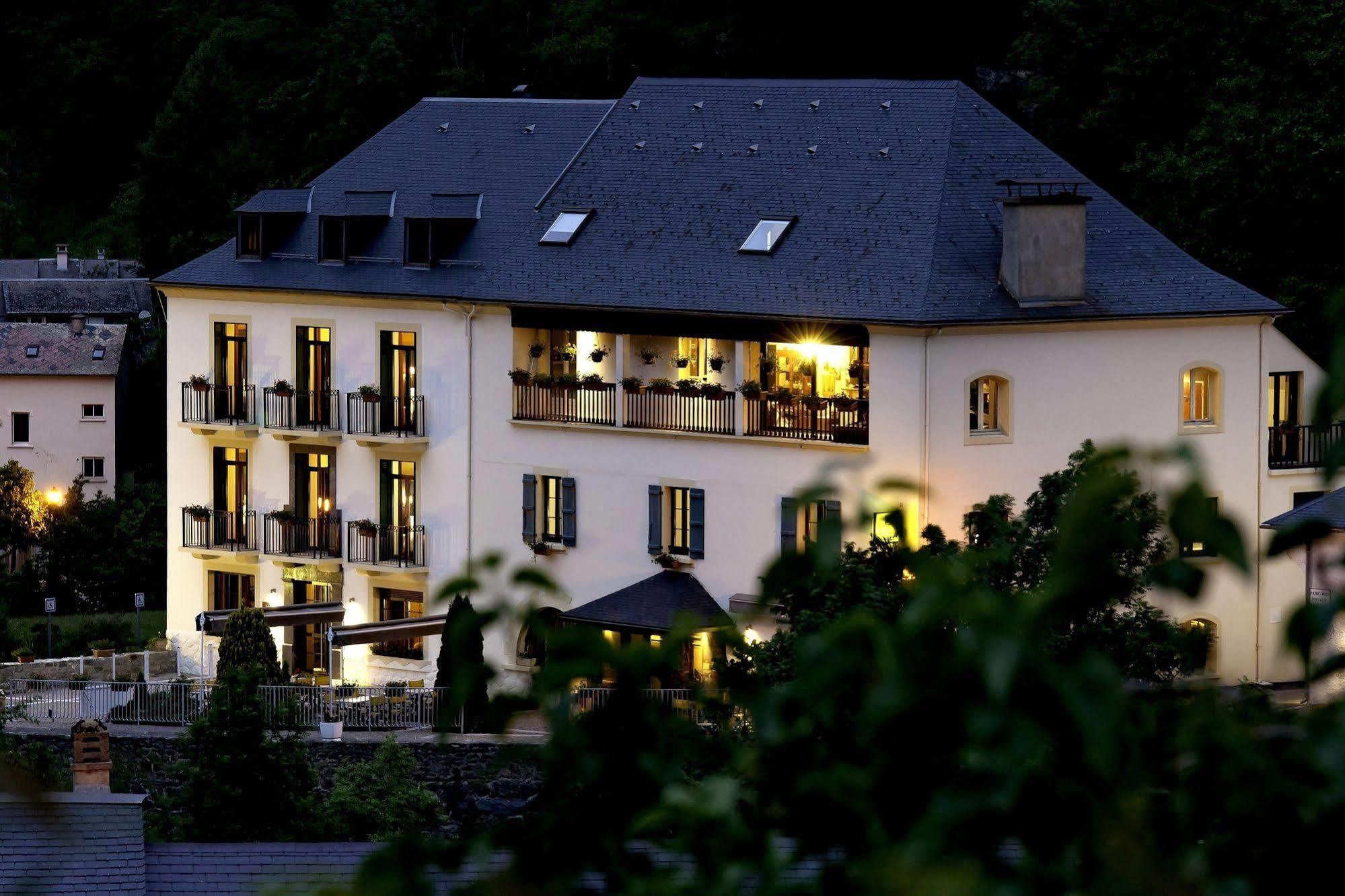Logis Hotel La Breche De Roland Gèdre Eksteriør billede